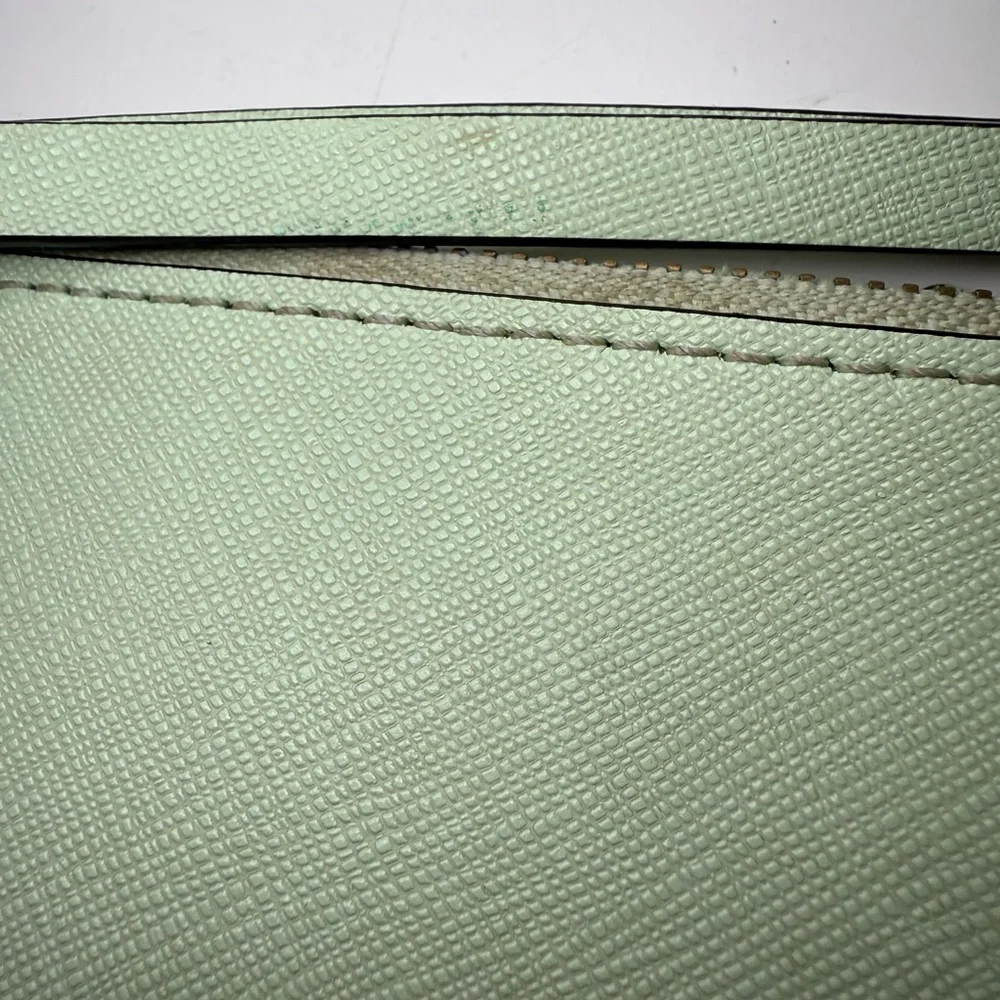 Kate Spade Mikas Pond Bee Wristlet Mint Mojito Green